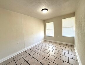 1010 Wolverton St in Ardmore, OK - Building Photo - Building Photo