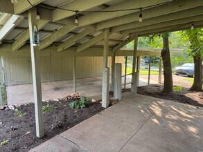 1216 Dubois Ct in Kirkwood, MO - Building Photo - Building Photo