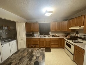 1005 N Whitman Dr in Marion, IL - Building Photo - Building Photo