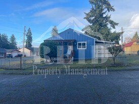 2621 Reid Ave in Bremerton, WA - Building Photo