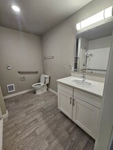 600 S Pacific Hwy in Talent, OR - Building Photo - Building Photo