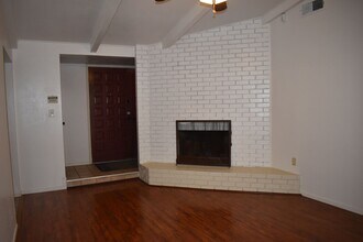 6304 Riverside Blvd in Sacramento, CA - Building Photo - Building Photo
