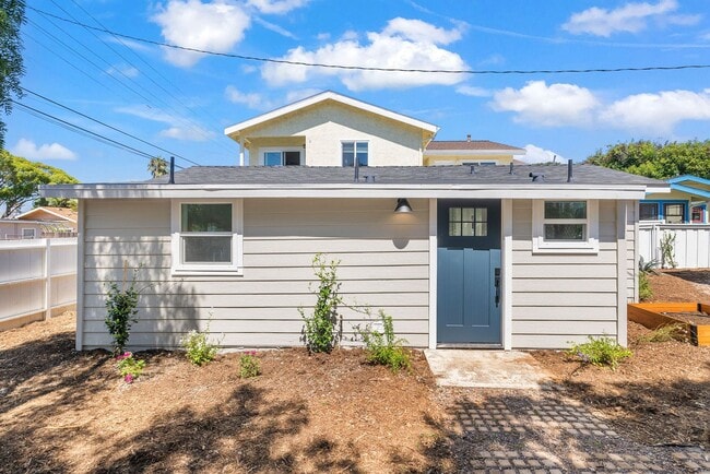 property at 323 S Ditmar St