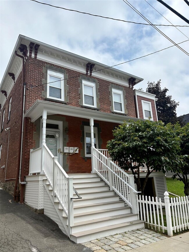 property at 11 S Eckar St