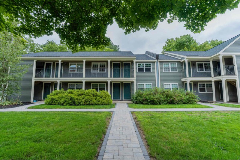 93 Henry Law Ave in Dover, NH - Building Photo