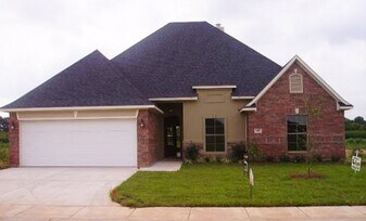 508 Falling Water Cir in Bossier City, LA - Building Photo