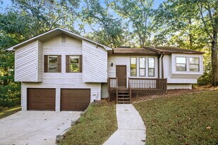 5710 Deerfield Pl in Kennesaw, GA - Building Photo