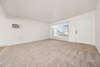 4184 Cornelia Way in North Highlands, CA - Building Photo - Building Photo