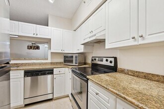 2120 Tuscany Way in Boynton Beach, FL - Building Photo - Building Photo