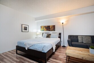 1206 Rue Sanguinet in Montréal, QC - Building Photo - Building Photo