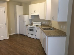 Olivera Senior Apartments in Pomona, CA - Building Photo - Building Photo