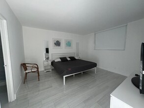 4001 S Ocean Dr in Hollywood, FL - Building Photo - Building Photo