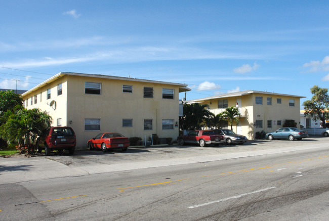 1724 Johnson St in Hollywood, FL - Building Photo - Building Photo