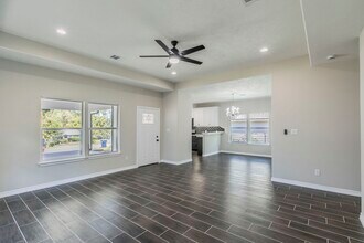 15591 Arrowhead Loop W in Willis, TX - Building Photo - Building Photo