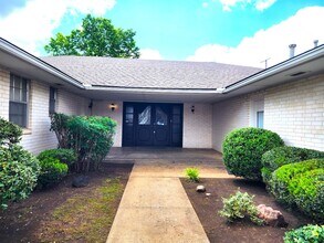 2224 NW 49th St in Oklahoma City, OK - Building Photo - Building Photo