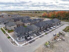 50 Lockyer Dr in Whitby, ON - Building Photo