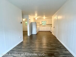 130 Reems Creek Rd in Weaverville, NC - Foto de edificio - Building Photo