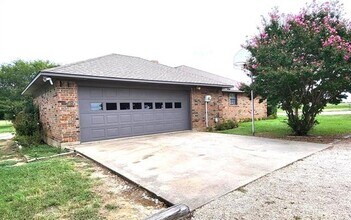 10079 FM1385 in Pilot Point, TX - Building Photo - Building Photo