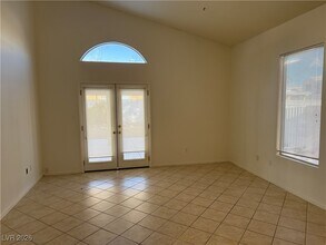 7704 Kasmere Falls Dr in Las Vegas, NV - Building Photo - Building Photo