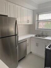 11 Schenck Ave in Great Neck Plaza, NY - Building Photo - Building Photo