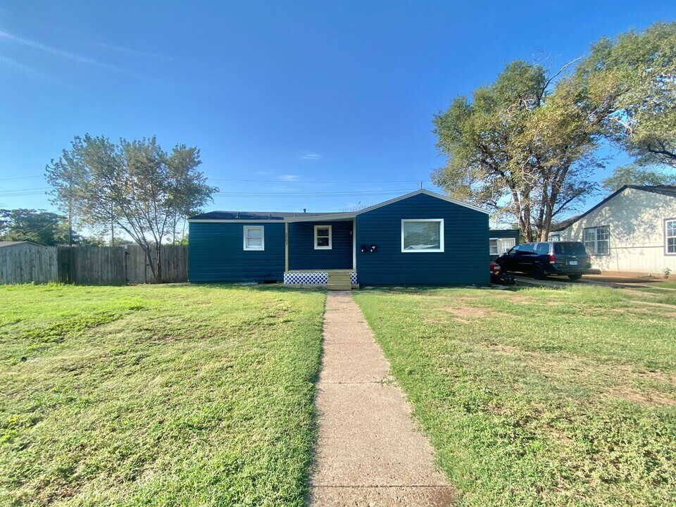 5001 36th St in Lubbock, TX - Building Photo