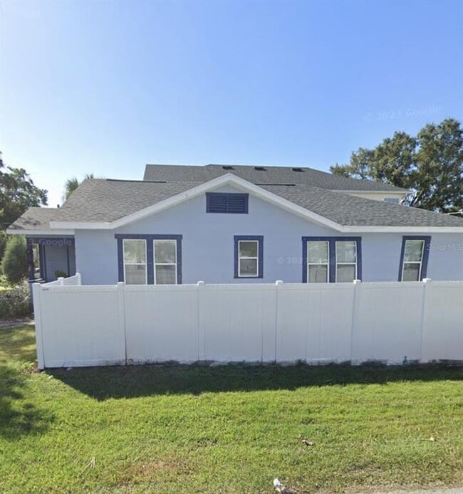 property at 516 N Bradford Ave