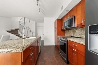 920 NE 16th Ter in Fort Lauderdale, FL - Foto de edificio - Building Photo