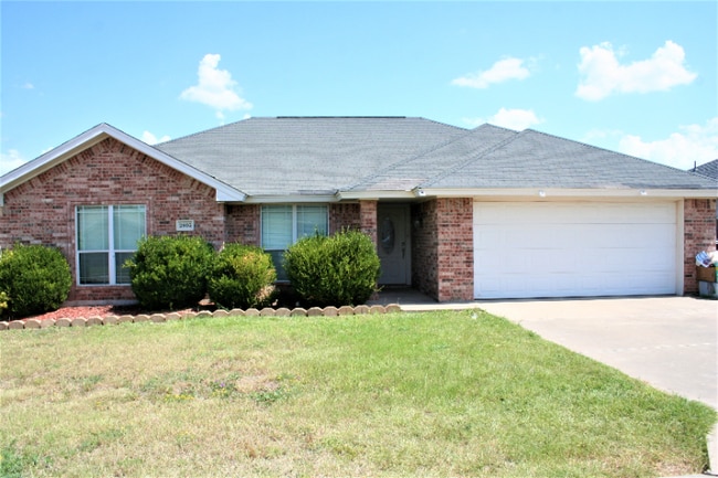 property at 2805 Selman Dr