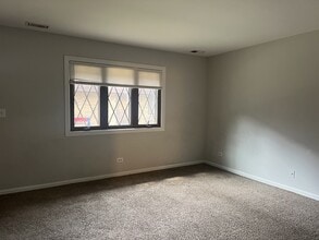 389 N Wood Dale Rd in Wood Dale, IL - Building Photo - Building Photo