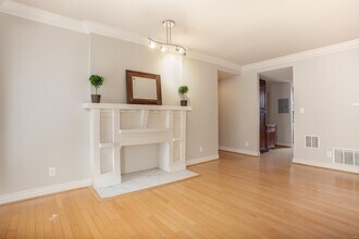 527 Clara Ave in St. Louis, MO - Building Photo - Building Photo