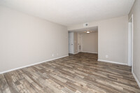 Crossings at Minshall Park in Tulsa, OK - Building Photo - Interior Photo