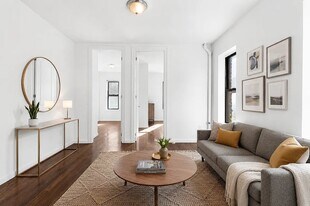 207 Madison St, Unit 3 in New York, NY - Building Photo