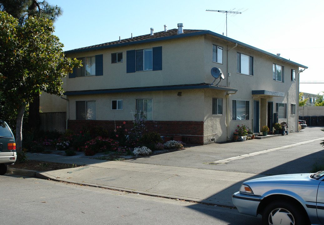 1630 Queen Charlotte Dr in Sunnyvale, CA - Foto de edificio