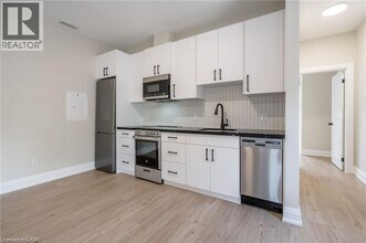 9 Munn St in Hamilton, ON - Building Photo - Building Photo