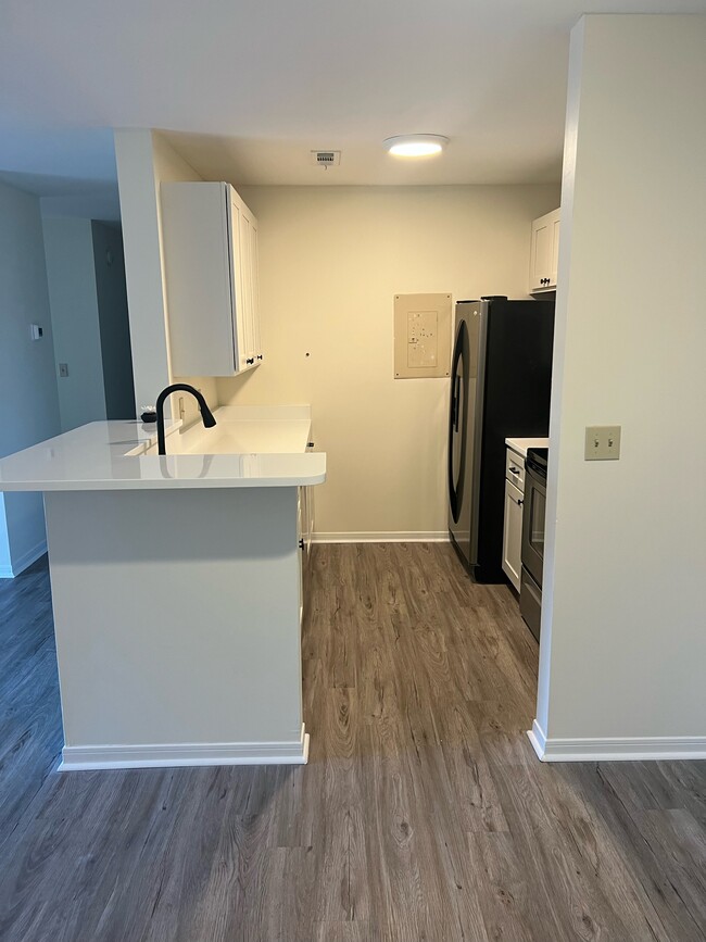 2011 N Highway 17, Unit 2000D in Mount Pleasant, SC - Building Photo - Building Photo