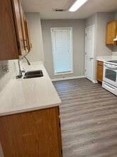 141 E University Pky in Jackson, TN - Building Photo - Building Photo