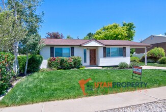 239 E 9585 S in Sandy, UT - Building Photo - Building Photo