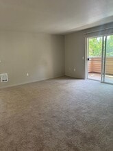 16928 SE Powell Blvd in Portland, OR - Building Photo - Building Photo