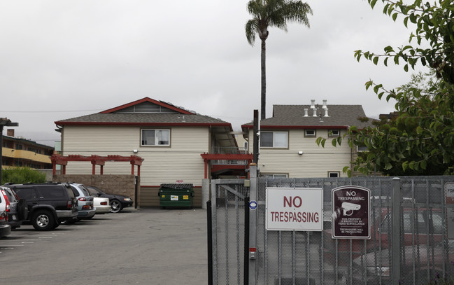 Oak Park Apartments in Oakland, CA - Building Photo - Building Photo