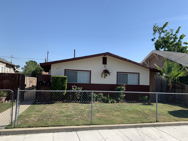 1917 Orange St in Bakersfield, CA - Building Photo - Building Photo