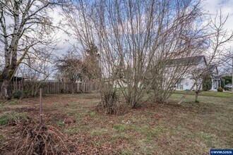 705 Tangent St in Lebanon, OR - Building Photo - Building Photo