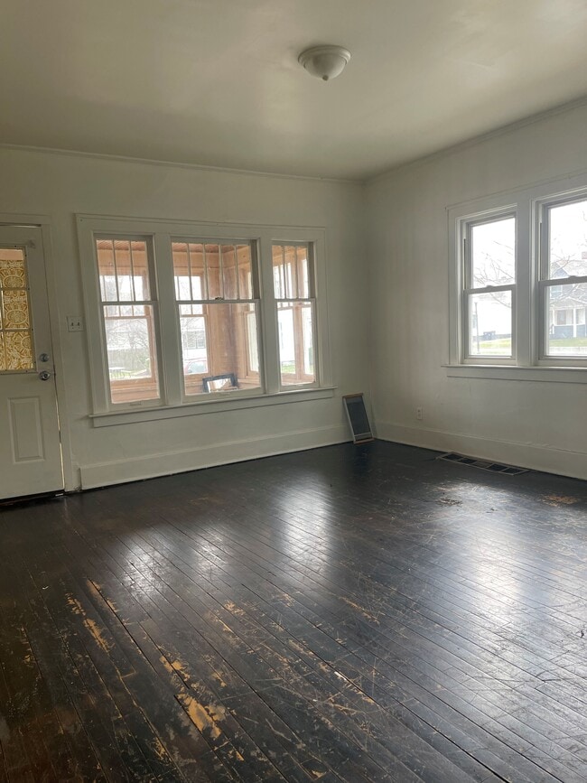 400 Washington Ave, Unit LOWR in Holland, MI - Building Photo - Building Photo