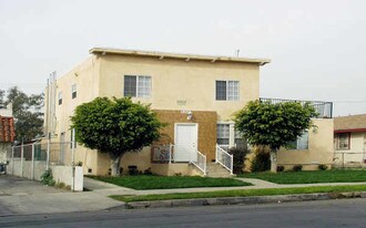 1823-1827 Gardenia Ave in Long Beach, CA - Building Photo