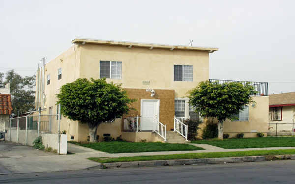 1823-1827 Gardenia Ave in Long Beach, CA - Foto de edificio