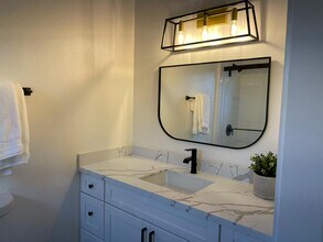 198 Vía Del Sol in Walnut Creek, CA - Building Photo - Building Photo