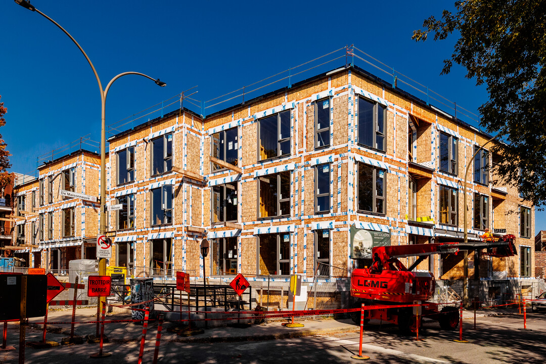 2175 De Melrose Av in Montréal, QC - Building Photo