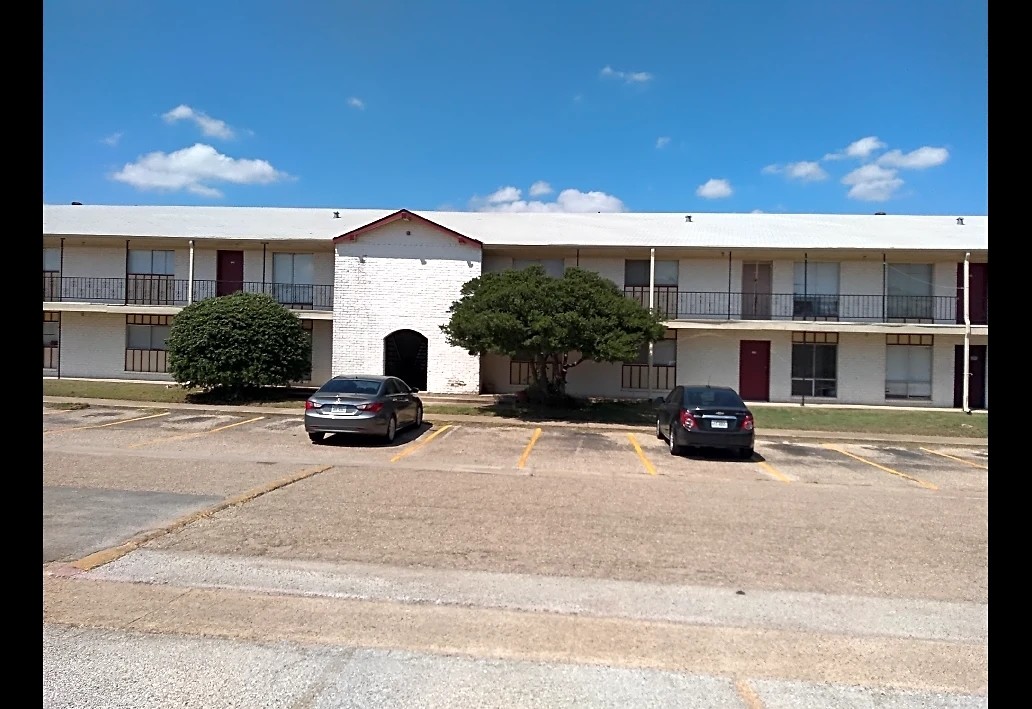 Linda Vista Apartments in Arlington, TX - Building Photo