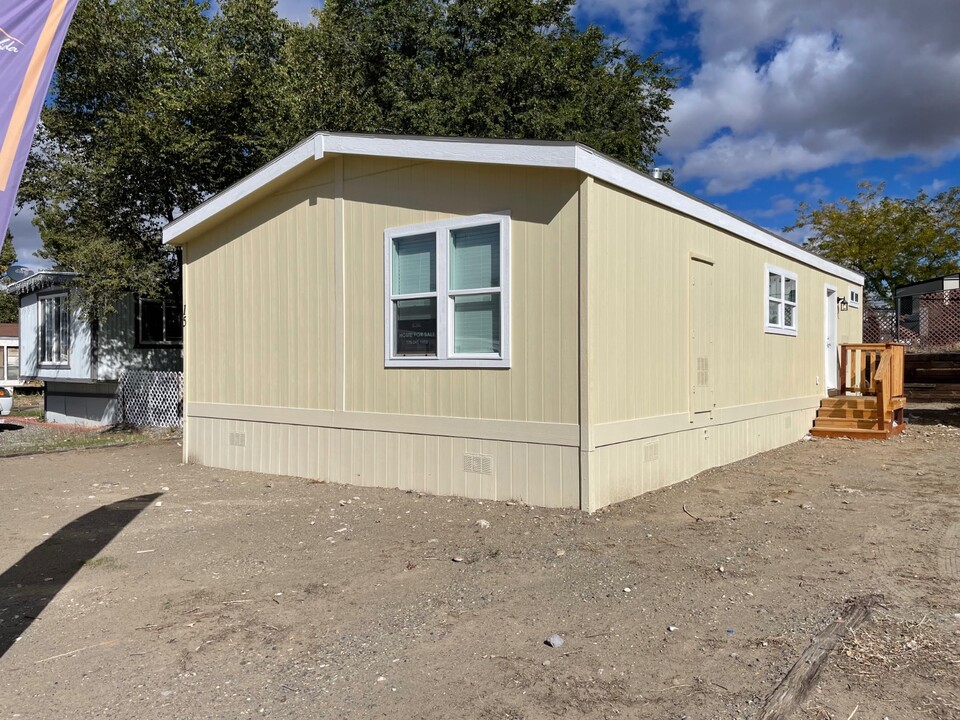 4200 Maslona Dr in Winnemucca, NV - Building Photo