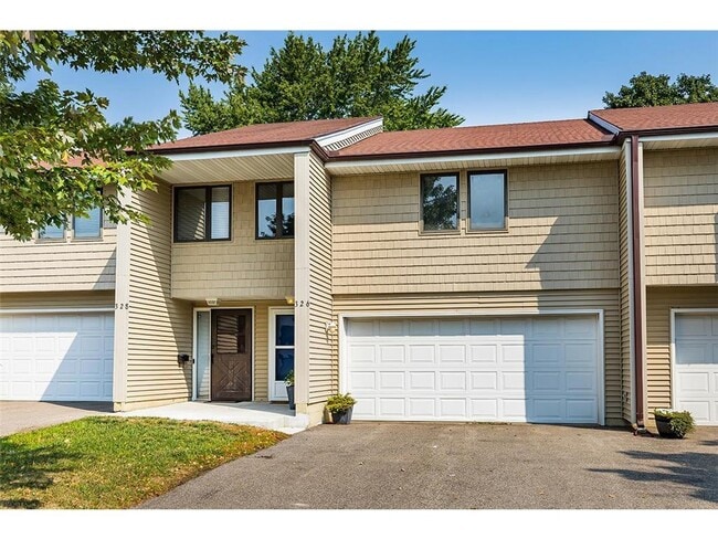 property at 326 W 5th St