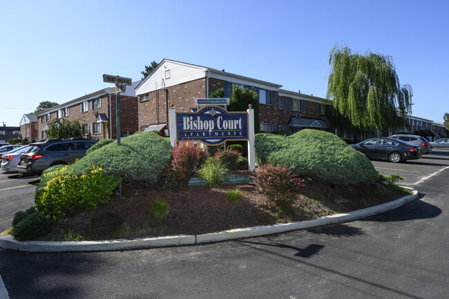 Bishop-Stratford Court Apartments in Stratford, NJ - Building Photo - Building Photo